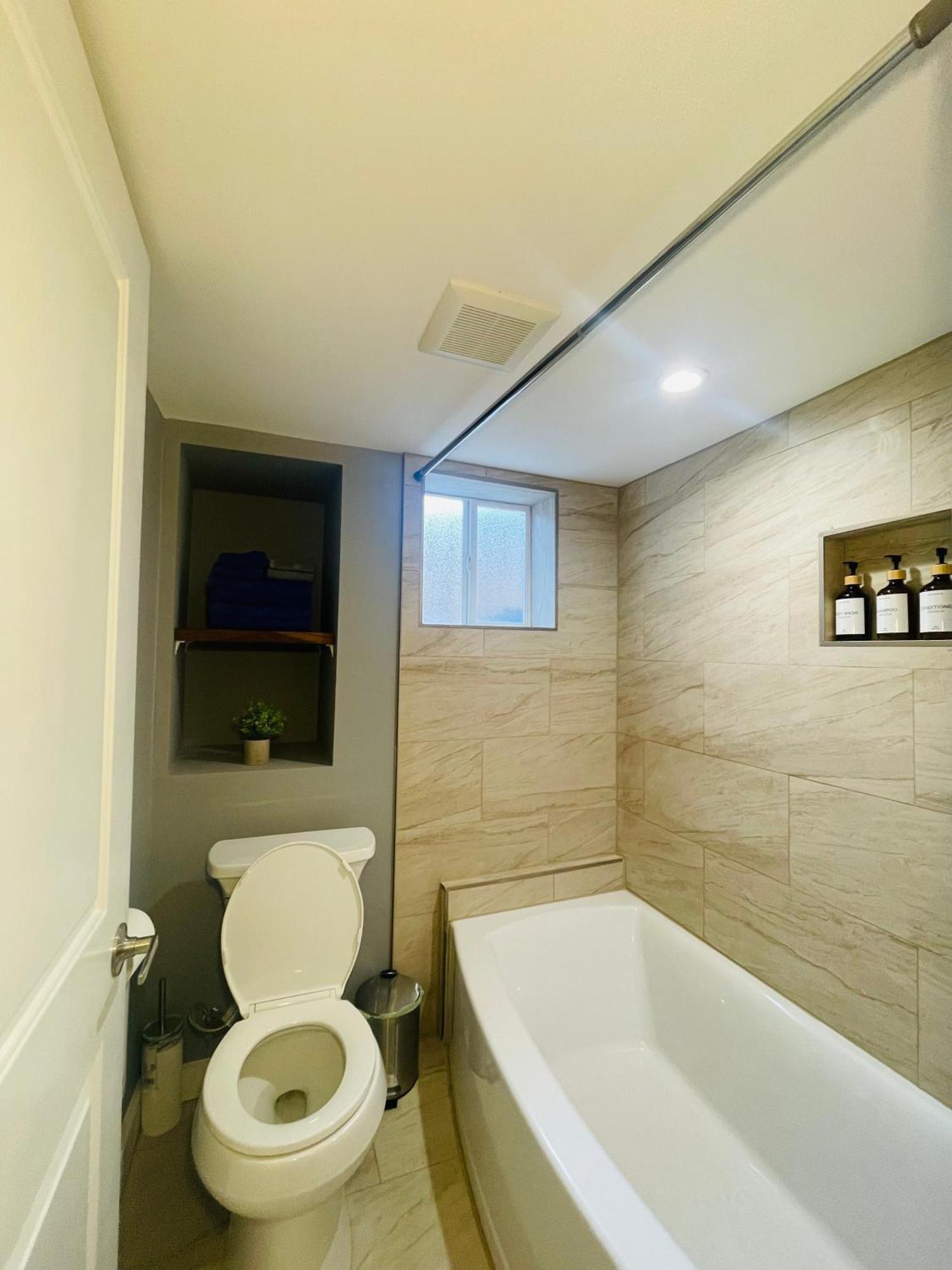 Green Lake 1St Line Home D Full Modern Remodeled Seattle Luaran gambar